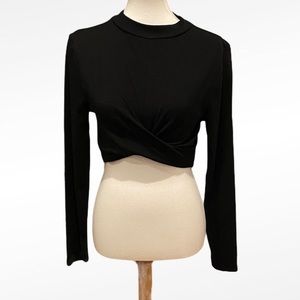 Cropped long sleeve crew neck knot front black top Sz L